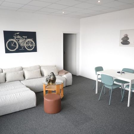 Luana Airport Apartments #7 Отопени Екстериор снимка